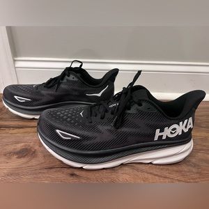 12 WIDE Hokas